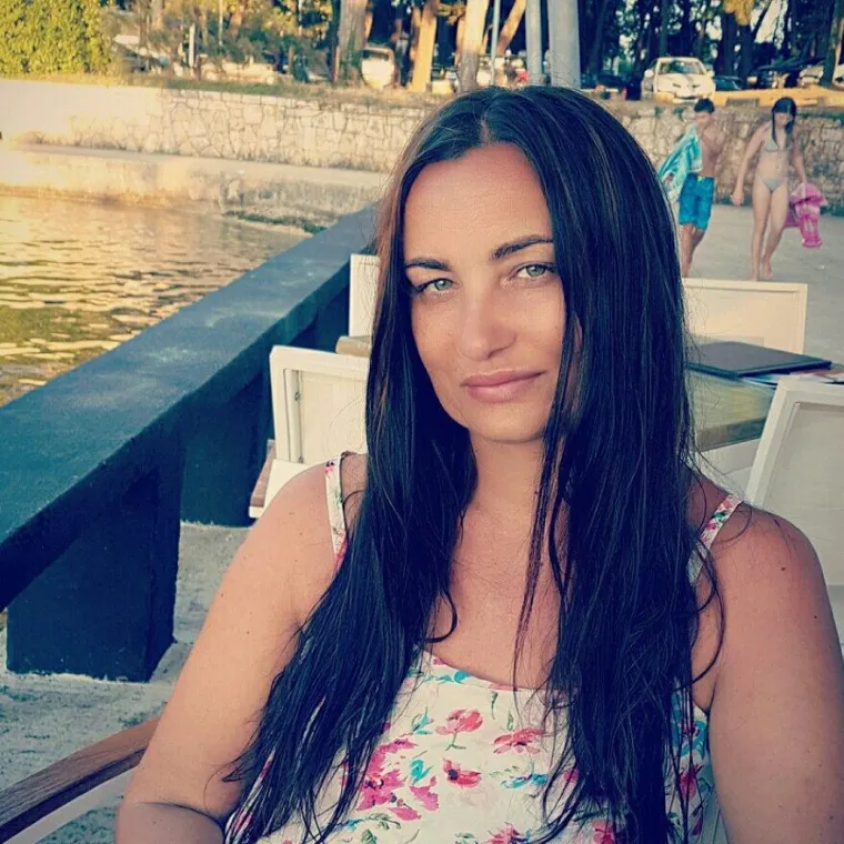 Kao dvije sestre: Majka Aleksandre Prijović u 50. godini izgleda besprijekorno