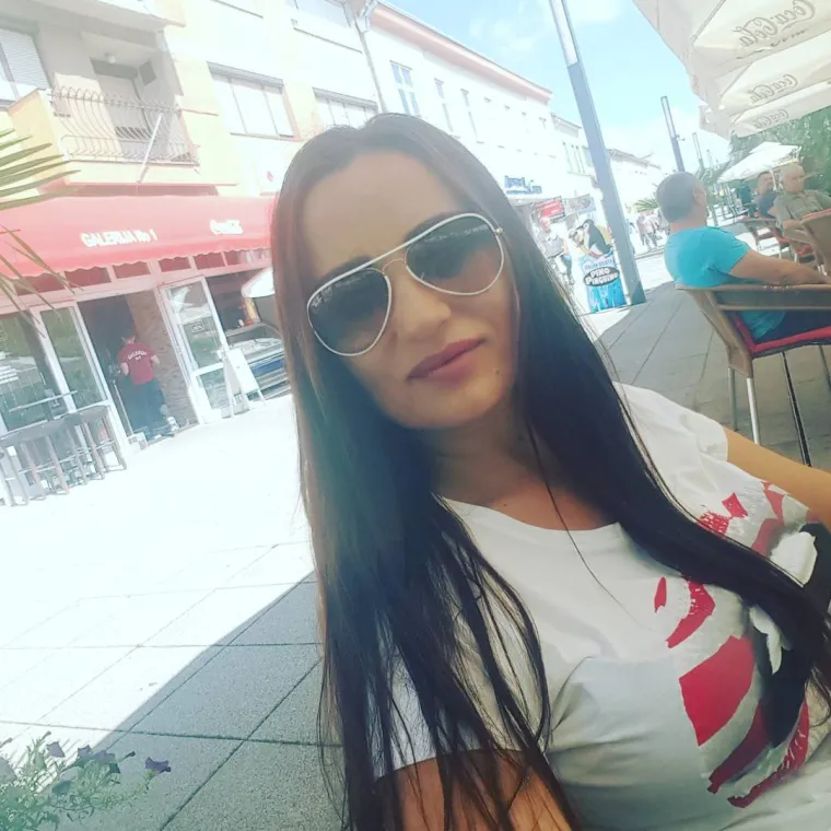 Kao dvije sestre: Majka Aleksandre Prijović u 50. godini izgleda besprijekorno