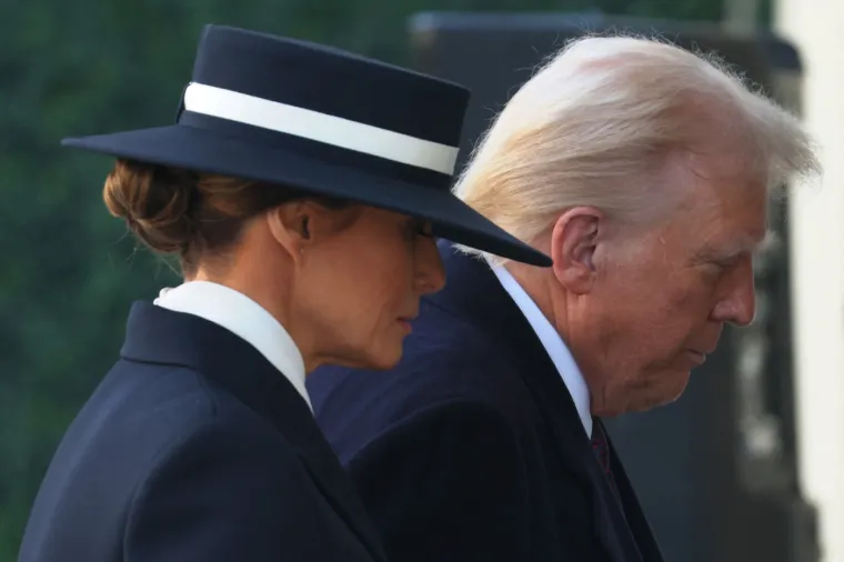 Promrzli i u iščekivanju: Amerikanci na ulicama čekaju povijesni trenutak. Trump veliki dan započeo u crkvi