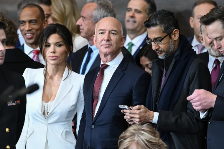 Jeff Bezos i njegova partnerica Lauren Sanchez