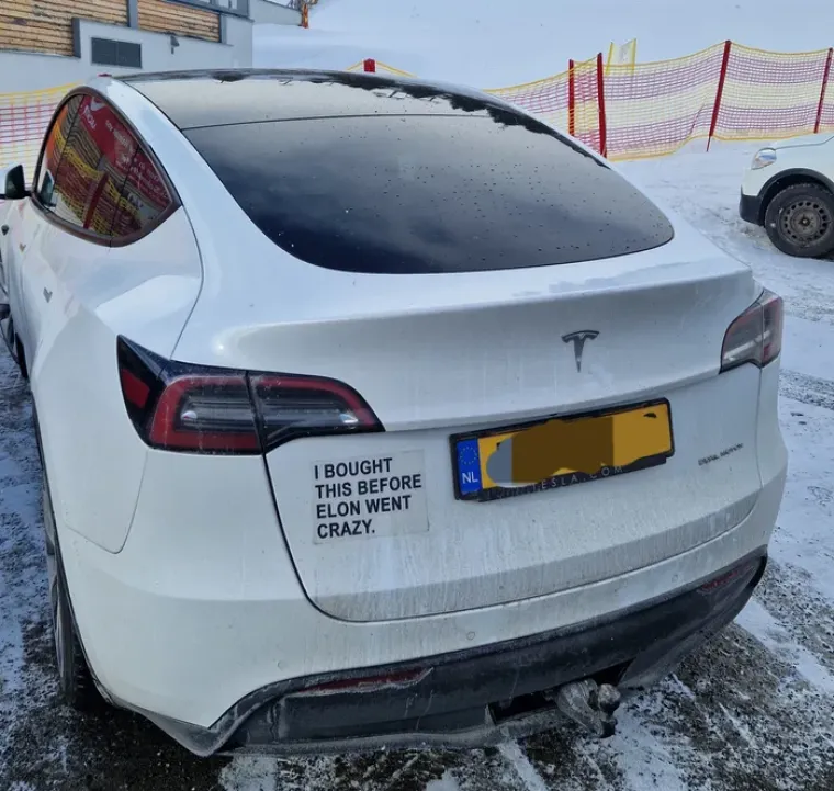 Tome je dodao da će uvesti carine i oporezivati ​​zemlje kako bi podigao standard Amerikanaca, obećao je reviziju trgovinskog sustava i rekao da će Sjedinjene Države uspostaviti "vanjsku službu za prihode".