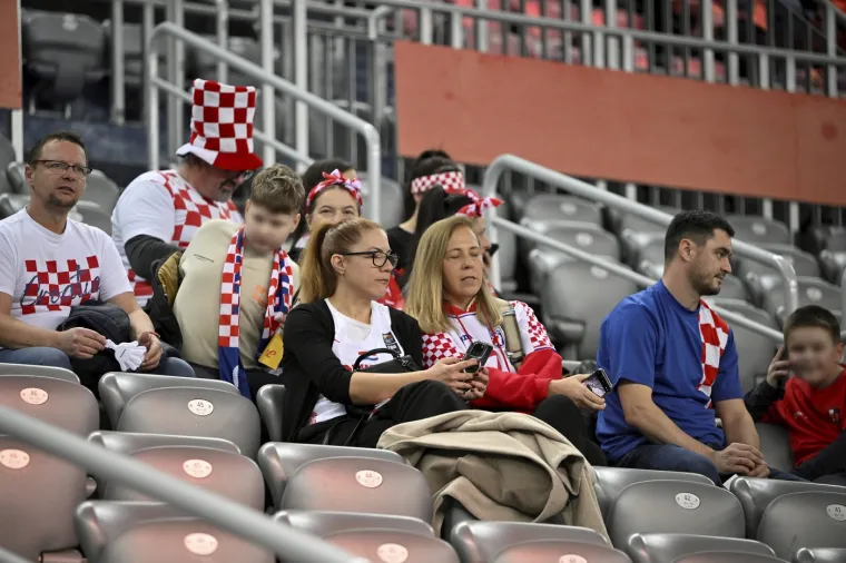 Kazali&scaron;na atmosfera na utakmici Hrvatske: S obzirom na to koliko je do&scaron;lo navijača, ne može ni drugačije