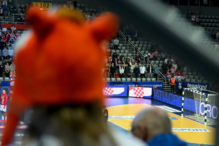 Kazali&scaron;na atmosfera na utakmici Hrvatske: S obzirom na to koliko je do&scaron;lo navijača, ne može ni drugačije