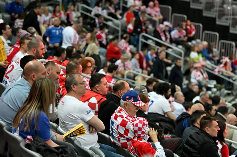 Kazali&scaron;na atmosfera na utakmici Hrvatske: S obzirom na to koliko je do&scaron;lo navijača, ne može ni drugačije