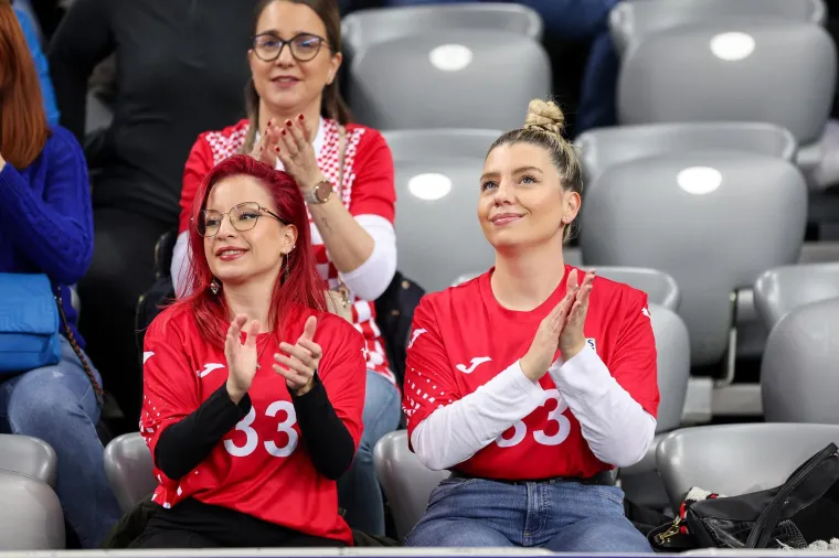 Kazali&scaron;na atmosfera na utakmici Hrvatske: S obzirom na to koliko je do&scaron;lo navijača, ne može ni drugačije