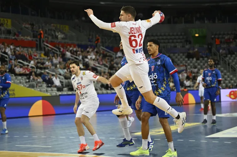 Kazali&scaron;na atmosfera na utakmici Hrvatske: S obzirom na to koliko je do&scaron;lo navijača, ne može ni drugačije