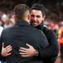 Zajec je smrtno ozbiljan dok gleda Dinamo protiv Arsenala, a evo s kim se Cannavaro grlio