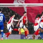 Zajec je smrtno ozbiljan dok gleda Dinamo protiv Arsenala, a evo s kim se Cannavaro grlio