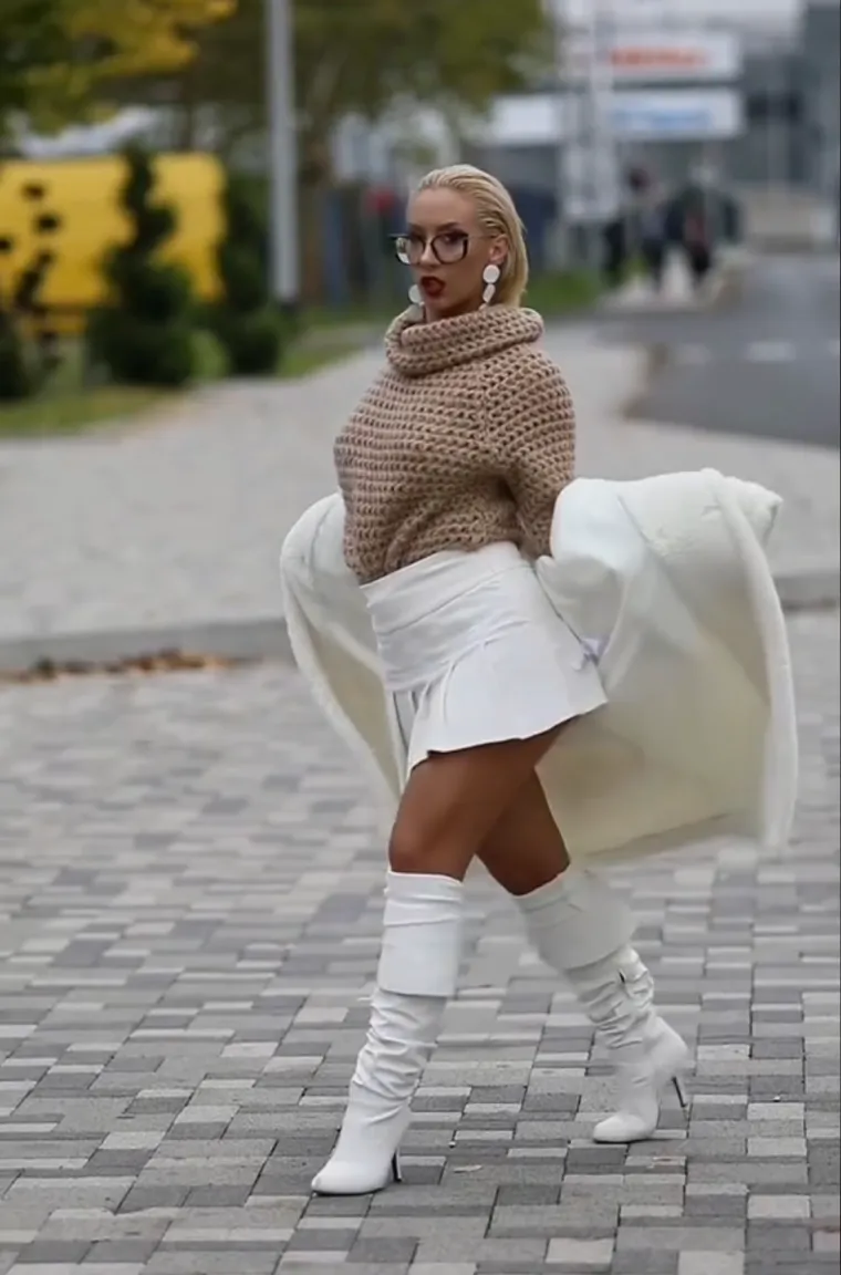 Sarah je spremna pružiti ljubavi novu priliku, tražeći mu&scaron;karca koji će biti pravi partner u svim aspektima života - s ciljem ozbiljne budućnosti i eventualnog braka.