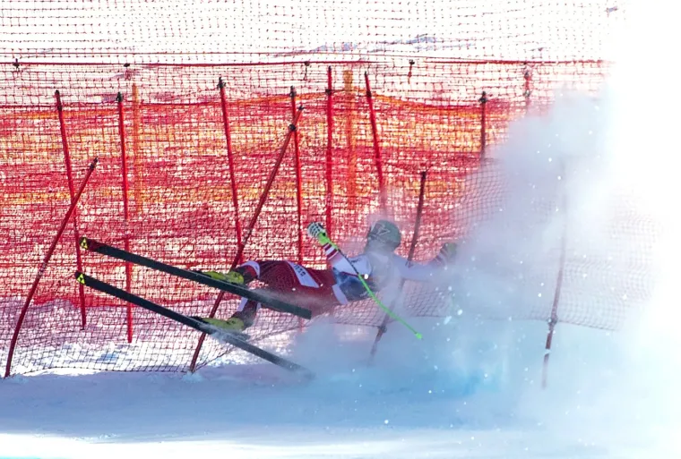 Organizatori kontinuirano rade na pobolj&scaron;anju sigurnosti, ali staza i dalje ostaje jedan od najvećih izazova u profesionalnom skijanju.