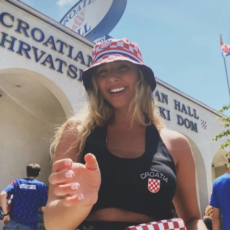 Ipak, Nicole s ponosom ističe svoje hrvatske korijene i često posjećuje Hrvatsku.