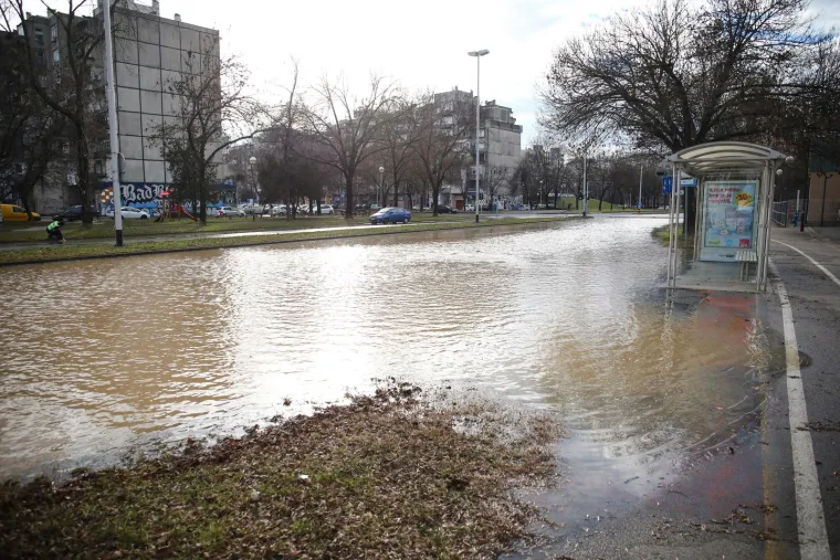 Pukla cijev u Zagrebu u najgore moguće vrijeme, Vodovod: 'Tlak vode za potrošače možda će biti manji'