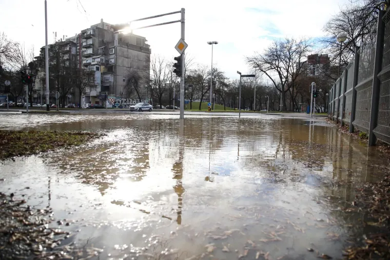 Pukla cijev u Zagrebu u najgore moguće vrijeme, Vodovod: 'Tlak vode za potrošače možda će biti manji'