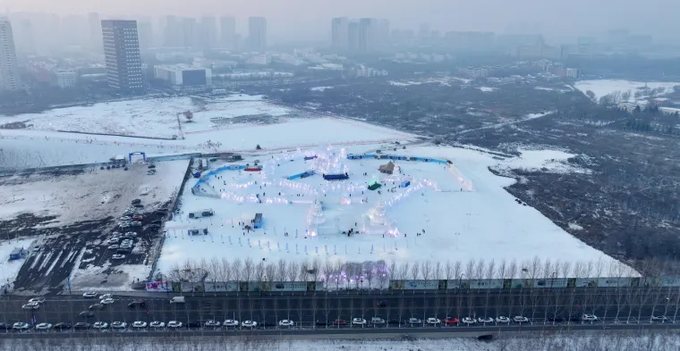 Snježno kraljevstvo iz bajki postoji i u stvarnosti: Ledene stepenice, ograde, kule...