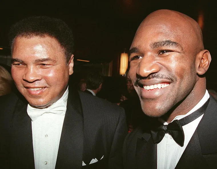 Holyfieldova karijera u te&scaron;koj kategoriji bila legendarna, ali nadma&scaron;iti ikonu koja je pobijedila u boksu 40 boraca iz Top 10 ljestvica i niz članova Kuće slavnih, uključujući Georgea Foremana, Sonnyja Listona i Joea Fraziera, zahtijeva iza sebe imati veliku karijeru i naslijeđe. 