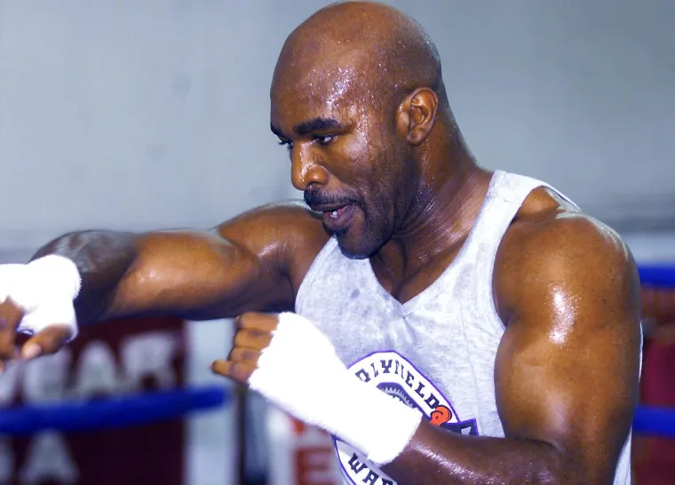 Evander Holyfield "&scaron;adira" na treningu. 