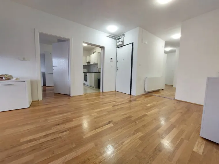 Na Črnomercu, Kustošiji stan od 88 m2, na prvom katu prodaje se za 210.000 eura