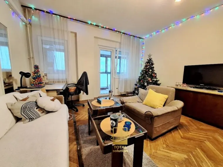 Na Srednjacima u Zagrebu prodaje se trosobni stan od 70 m2, a cijena je 207.570 eura