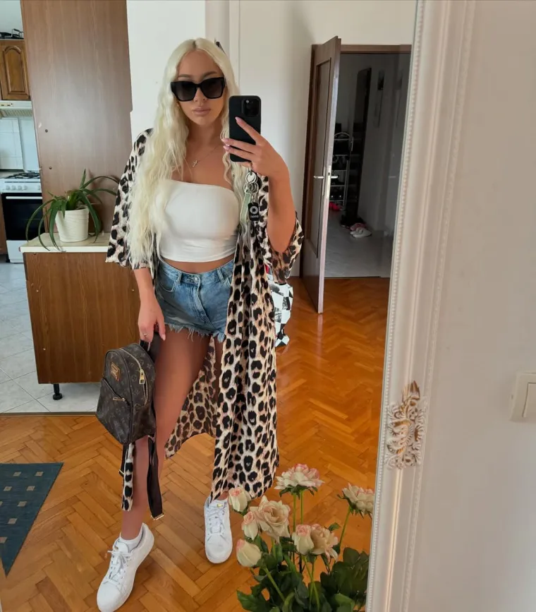 "Nisam htjela &Scaron;imi puno otkrivati o sebi, želim ostati malo tajnovita. Mislim da sam bila iskrena i ostavila dobar dojam", rekla je o prvom susretu s Gospodinom Savr&scaron;enim.