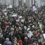 Provadini mediji nastoje stvoriti privid da u zemlji sve funkcionira potpuno normalno, uz naslove poput &quot;Propao generalni štrajk, sve radi&quot;, &quot;Srbija nije stala&quot;,  Generalni štrajk nije uspio&quot;.