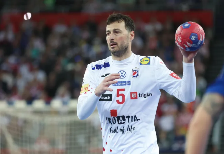 Duvnjak je u&scaron;ao u igru i odmah se osjetila razlika. Arena je izgorila kada je hrvatski kapetan stao na teren 