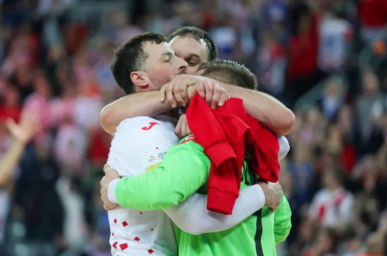 Hrvatski rukometa&scaron;i u suzama nakon Islanda: Pogledajte kome je Duvnjak odmah potrčao u zagrljaj