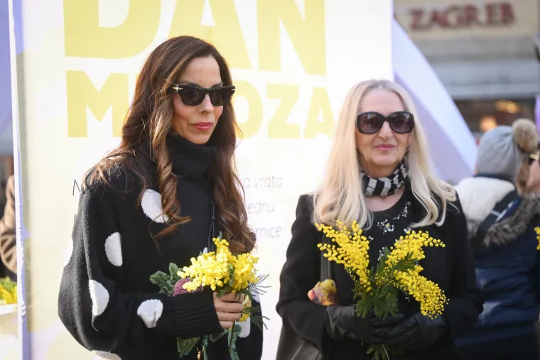 Supruga Igora Vorija, Olja Vori, na eventu se pojavila u divnom džemperu na točke koji je kombinirala s visokim lakiranim čizmama.