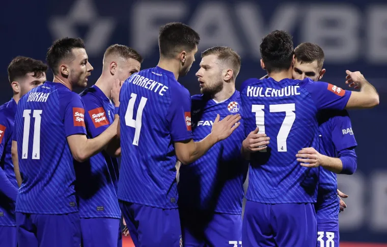 Ristovski smiruje igrače da i dalje budu koncentrirani. Rile ima liderske sposobnosti.
