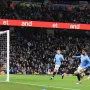 Bio je to peti ovosezonski prvenstveni gol Gvardiola. Jeste li znali da je Gvardiol najbolji strijelac od svih braniča u Premier ligi, ima dva gola više od Trevoha Chalobaha, Gabriela Magalhãesa, Marca Guéhija i Rayan Aït-Nourija. Joško Gvardiol je Rolls Roycd među braničima, kako je to napisao jedan nogometni pratitelj na X mreži. Što se tiče momčadi Man Cityja, samo su Erling Haaland i Phil Foden zabili više golova za City u Premier ligi ove sezone od Gvardiola. 