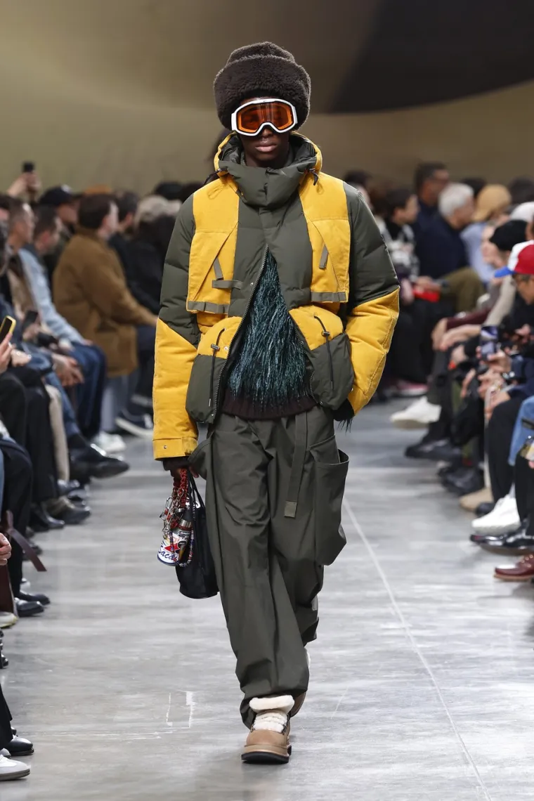 SACAI kolekcija, inspirirana knjigom &quot;Where the Wild Things Are&quot;, donijela je zanimljivu interpretaciju dječje nostalgije kroz prizmu suvremenog dizajna.