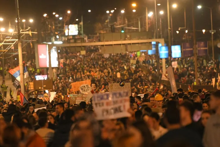 Prosvjednici su se danas okupili na unaprijed dogovorenim lokacijama u raznim gradovima kako bi dodatno pokazali jedinstvo i snagu svoje borbe. 