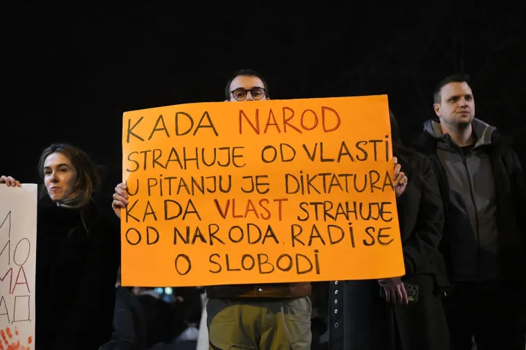 Prosvjedi u Srbiji: Blokirana ključna prometnica u Beogradu, zahtjevi ostaju nepromijenjeni