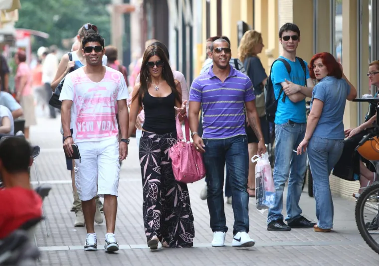 Deblje obrve i veće usne: Supruga Eduarda da Silve promijenila je imidž