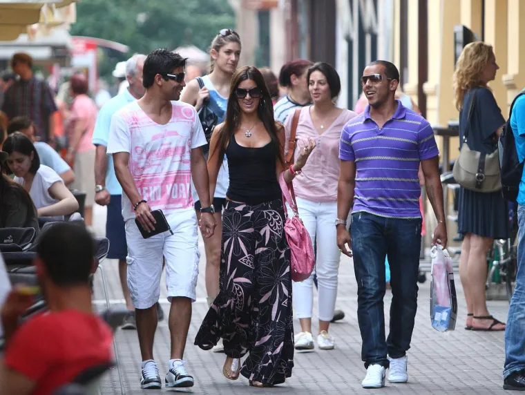 Deblje obrve i veće usne: Supruga Eduarda da Silve promijenila je imidž