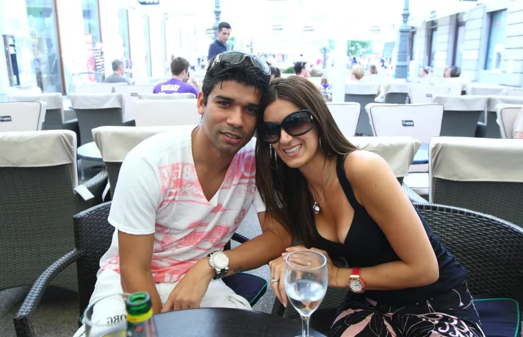 Deblje obrve i veće usne: Supruga Eduarda da Silve promijenila je imidž