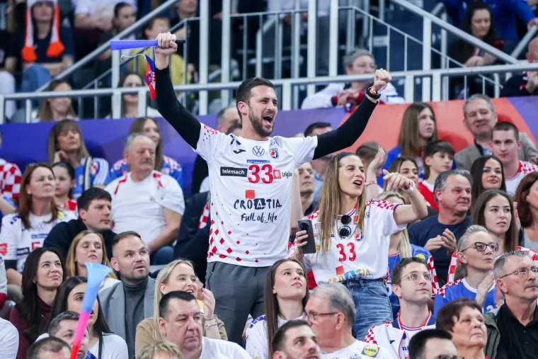 Arena Zagreb dupkom je puna za vrijeme četvrtfinalne utakmice Hrvatske i Mađarske