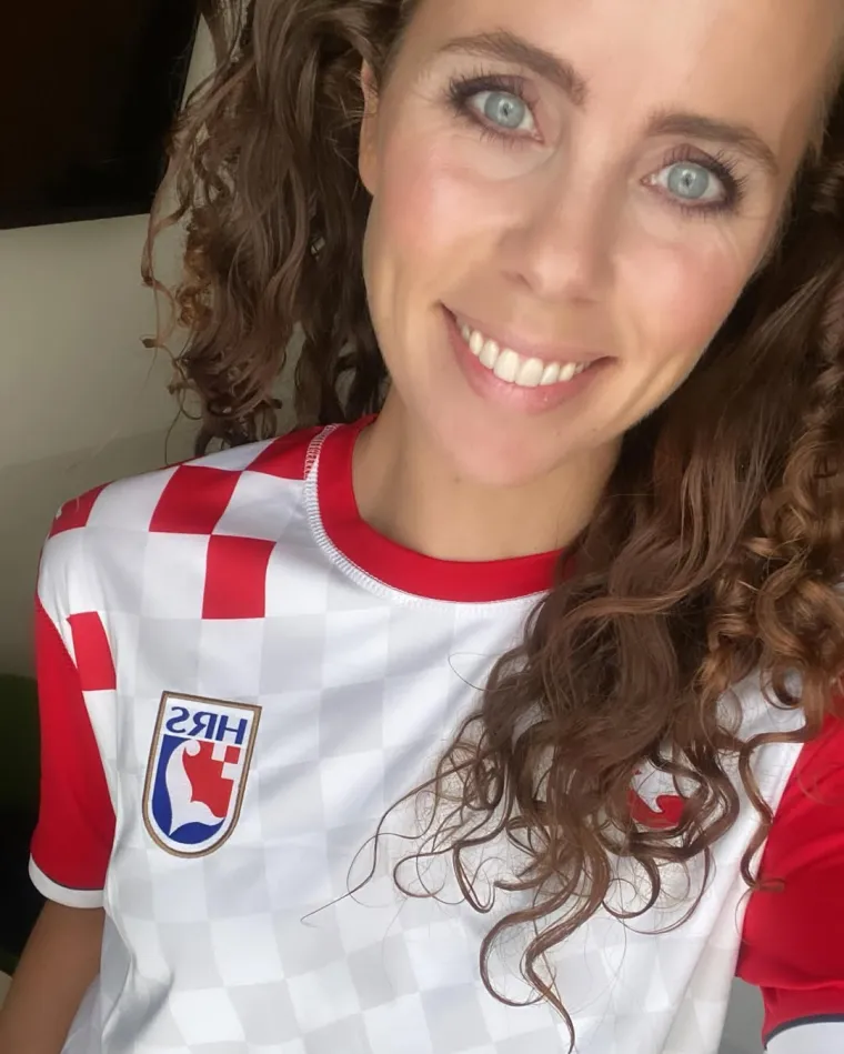 Iako svoj privatni život drži podalje od javnosti, nije krila podršku Sigurdssonu kada je postao izbornik Hrvatske. Tada je pozirala u hrvatskom dresu i s osmijehom poručila: &quot;Idemo, Hrvatska!&quot;