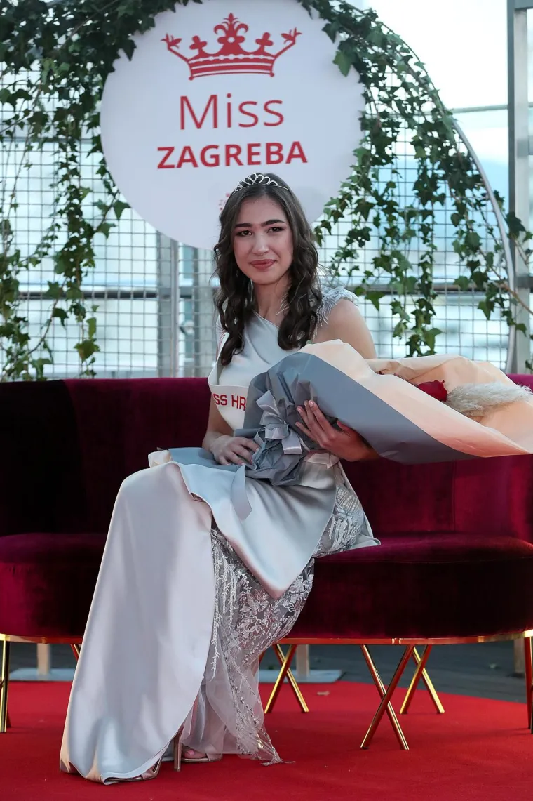 Lucijin put započeo je 2021. godine kada je osvojila titulu Miss Zagreba.
