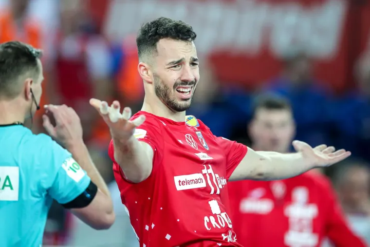 Kako ginu na&scaron;i rukometa&scaron;i: Francuzi ih brutalno udaraju sa svih strana, ali oni se ne daju