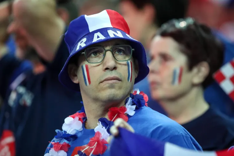 Francuski navijač u grotlu Arene Zagreb. 