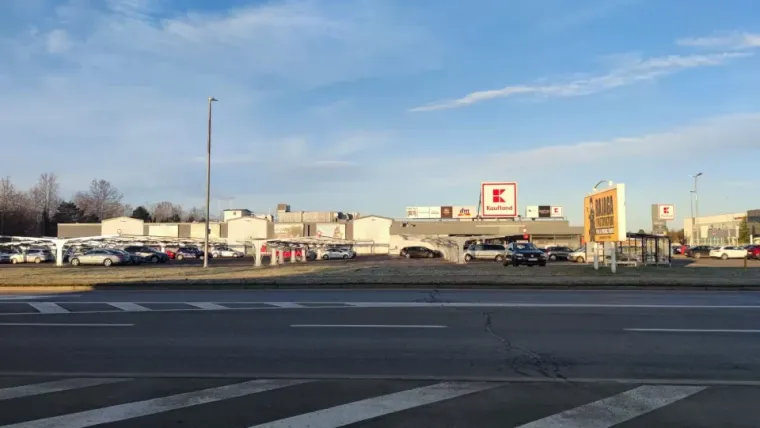 Kako protječe bojkot trgovina? Police pune, ali trgovine prazne