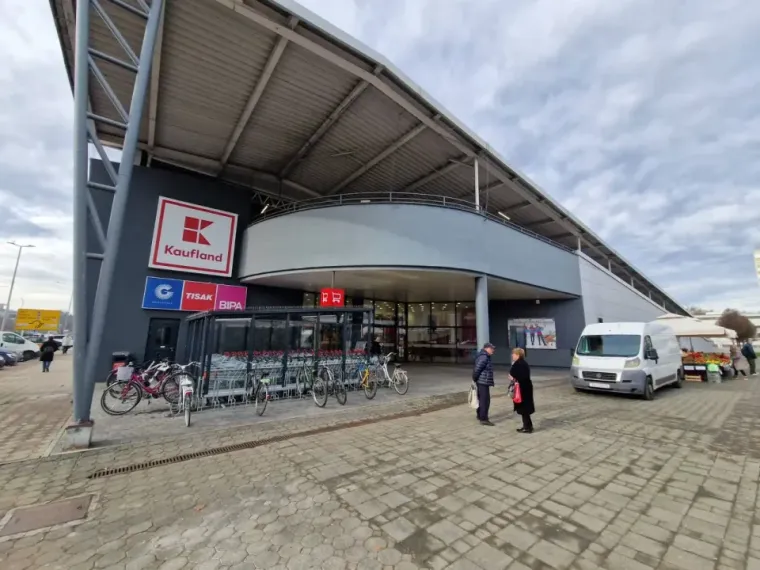 Kako protječe bojkot trgovina? Police pune, ali trgovine prazne