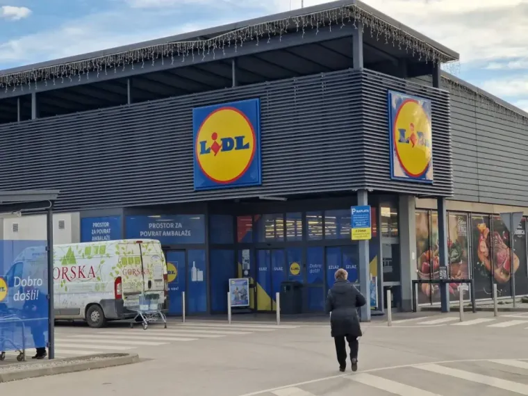 Kako protječe bojkot trgovina? Police pune, ali trgovine prazne