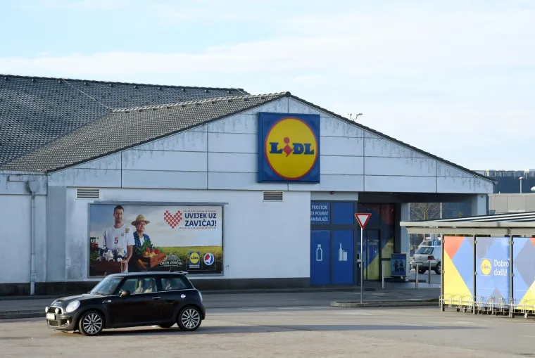 Kako protječe bojkot trgovina? Police pune, ali trgovine prazne