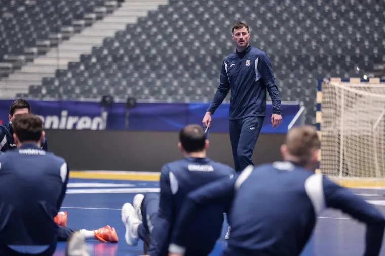 Hrvatski rukometa&scaron;i tzrenirali su dan prije dvoboja s Danskom u finalu Svjetskog prvenstva.