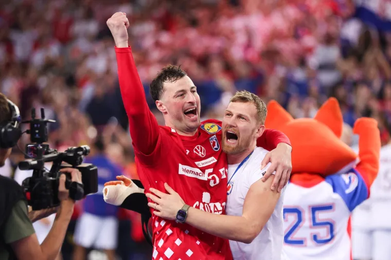 Rukometa&scaron;i trenirali u Oslu dan prije finala: Ludnica ispred dvorane, a pazite &scaron;to je izvodio Sigurdsson