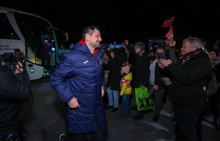 Rukometa&scaron;i trenirali u Oslu dan prije finala: Ludnica ispred dvorane, a pazite &scaron;to je izvodio Sigurdsson