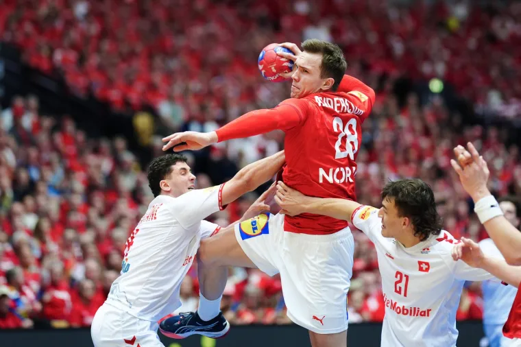 Danska se voli zabijati suparnicima u obranu kao šilo. 