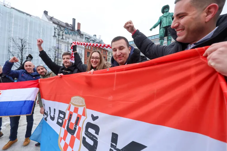 Pogledajte &scaron;to hrvatski navijači rade u Oslu: Jedna vijest u potpunosti ih je &scaron;okirala