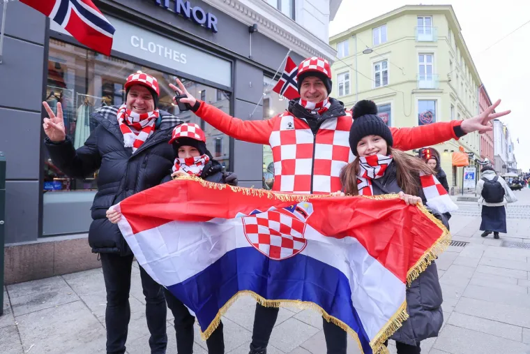 Pogledajte &scaron;to hrvatski navijači rade u Oslu: Jedna vijest u potpunosti ih je &scaron;okirala